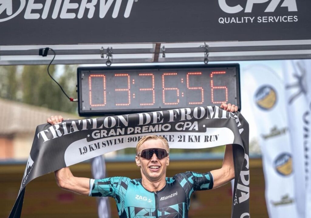 @triatlonfromista/ Jonas Schomburg ganando en Triatlón Fromista