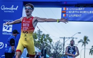 @worldtriathlon/ Javier Martín ganando en el Mundial de Duatlón 2024