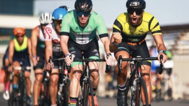 Triatletas en el ciclismo del MTRI Valencia