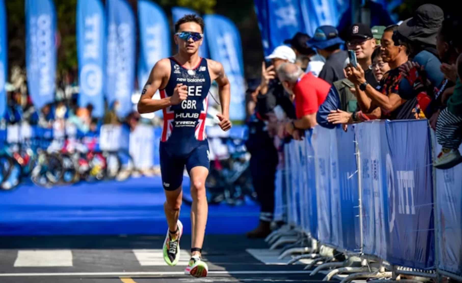 @worldtriathlon/ Alex Yee corriendo en las WTCS Weihai