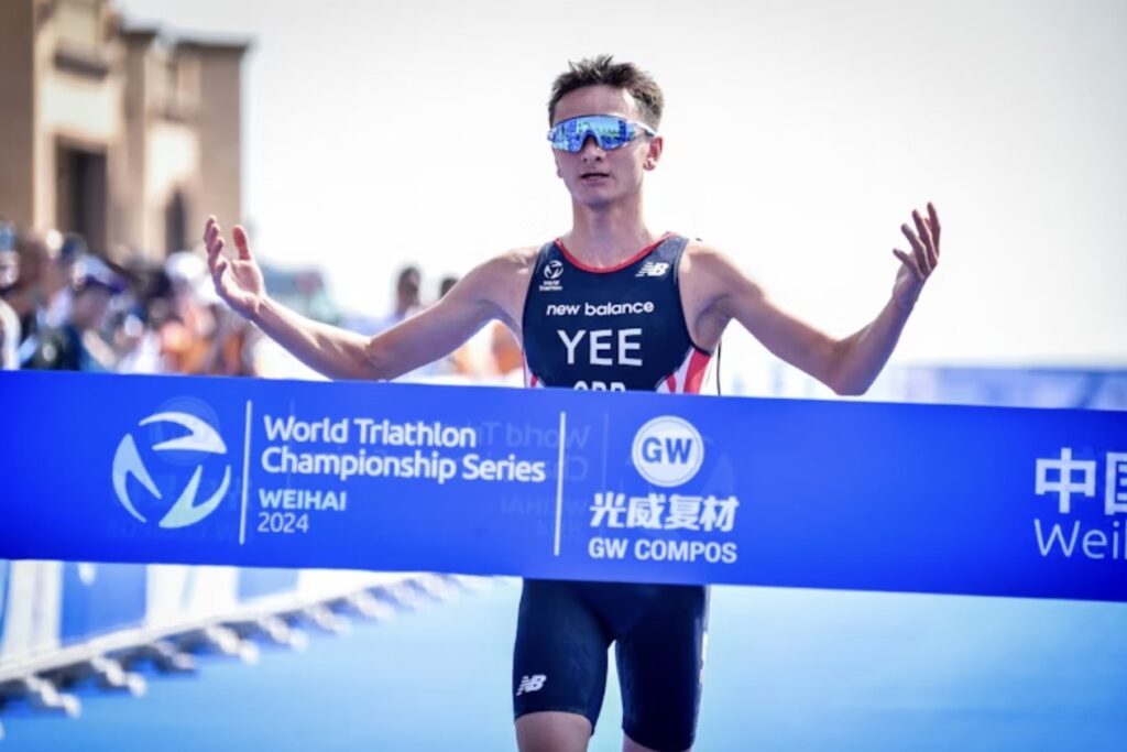 @worldtriathlon/ Alex Yee ganando en Weihai