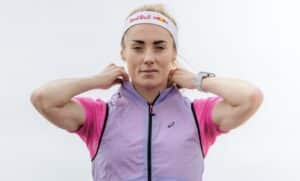 ASICS lanza las zapatillas SUPERBLAST™ 2, rediseñadas por Lucy Charles-Barclay