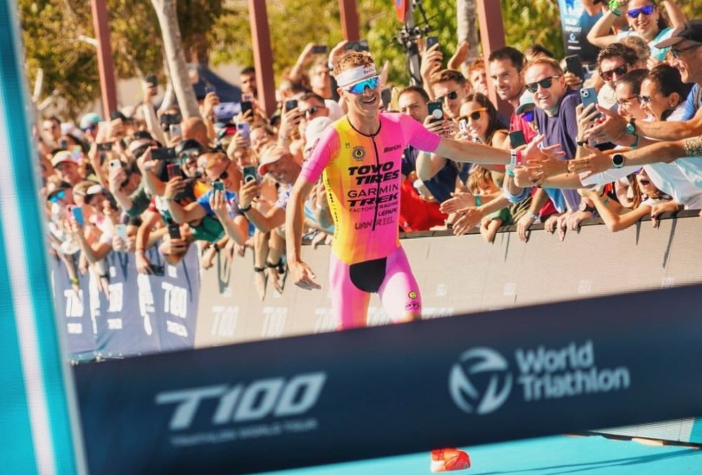 FETRI/ Marten Van Riel ganando el T100 de Ibiza