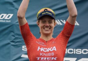 PTO/ Taylor Knibb en el pódium del T100