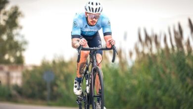 Un triatleta en el ciclismo del ICAN Gandia