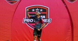 @CarlesItuber/ Antonio Benito en competición IRONMAN