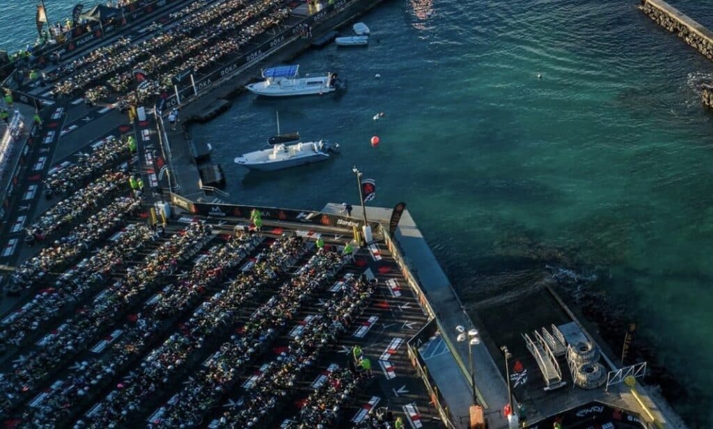 IRONMAN/ Imagen de las bicis en Boxes el IRONMAN Hawaii