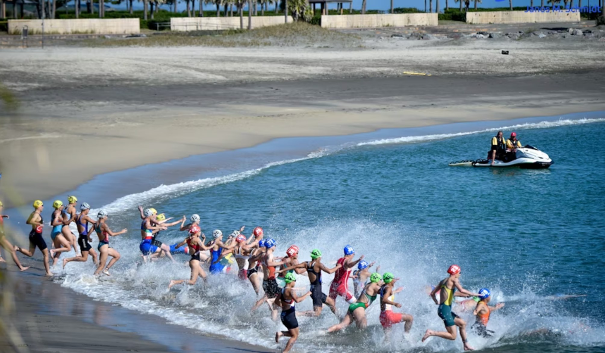 @worldtriathlon/Imagen de la salida en Miyazaki