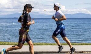 IRONMAN/ Triatletas corriendo en Taupo