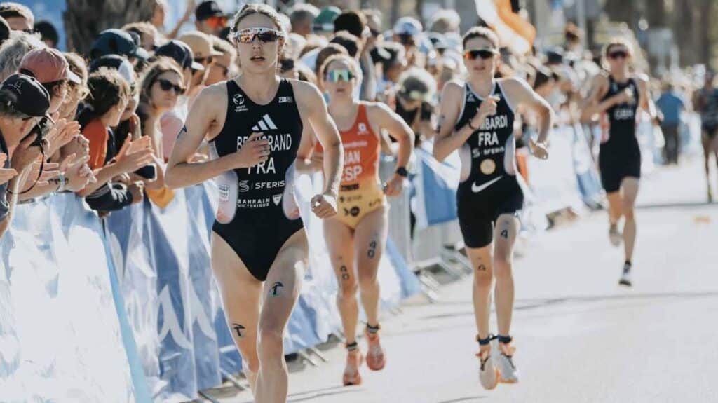 @worldtriathlon/ Imagen de una competición femenina