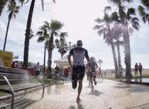 Instagram/ Imagen de triatletas en el Challenge Salou