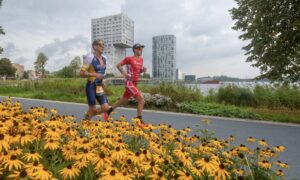 Imagen de triatletas en el Challenge Almere