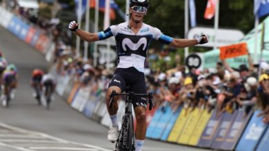 @SprintCycling/ Javier Romo ganando una etapa en el Tour Down Under 2025