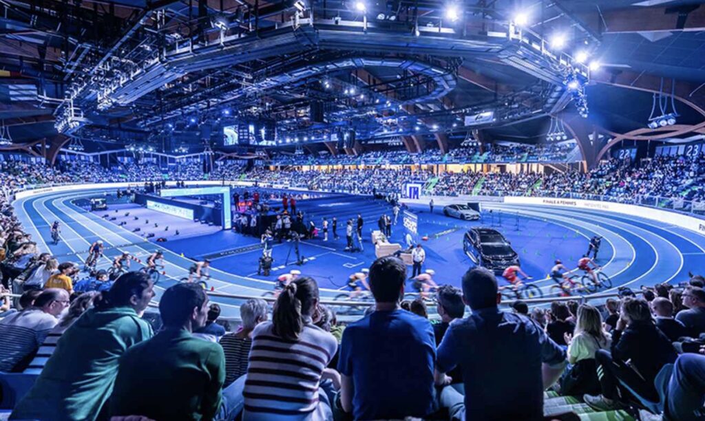 @worldtriathlon/ Imagen de un triatlón indoor