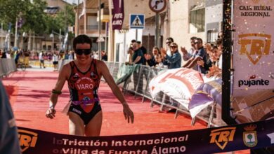 Imagen de la meta del Triatlón Fuente Álamo