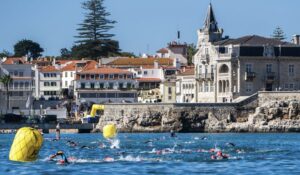 Imagen de la disputa del a travesía a nado Swim GP