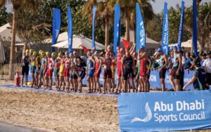 @worldtriathlon/ Salida de las WTCS Abu Dhabi 2025