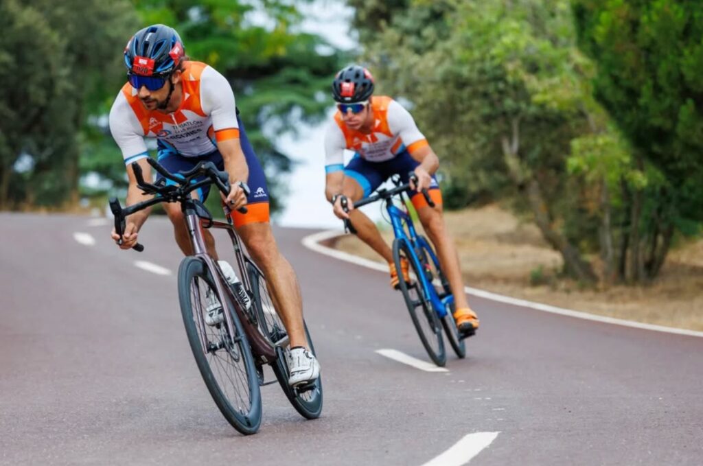 Canofotosport/ Triatletas en el ciclismo del Gran Triatlón Madrid