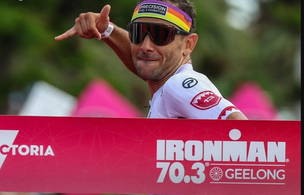 IRONMAN/ Jelle Geens ganando el IRONMAN 70.3 Geelong 2025