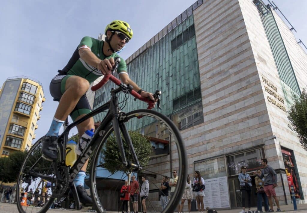 Imagen en el ciclismo del Triatlón Ciudad de Santander
