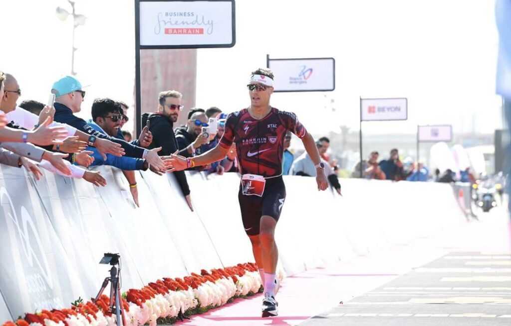 @im703middleeast/ Vincent Luis ganando el IM 70.3 BBahraiBahrain