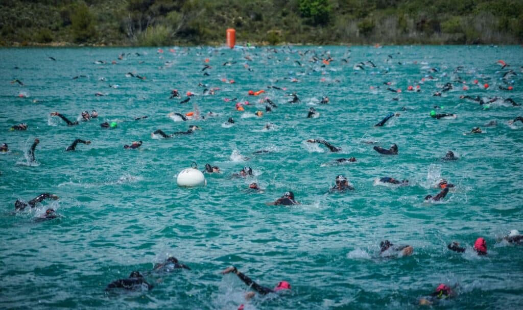 FETRI/ Imagen de la salida de natación en el Pantano de Alloz