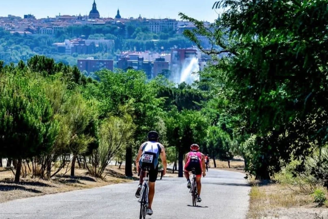 Canofotosport/Imagen de 2 triatletas en la Casa de Campo