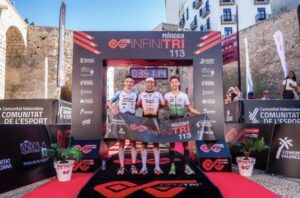 @FETRI/Pódium masculino en el l Infinitri 113 Peñíscola