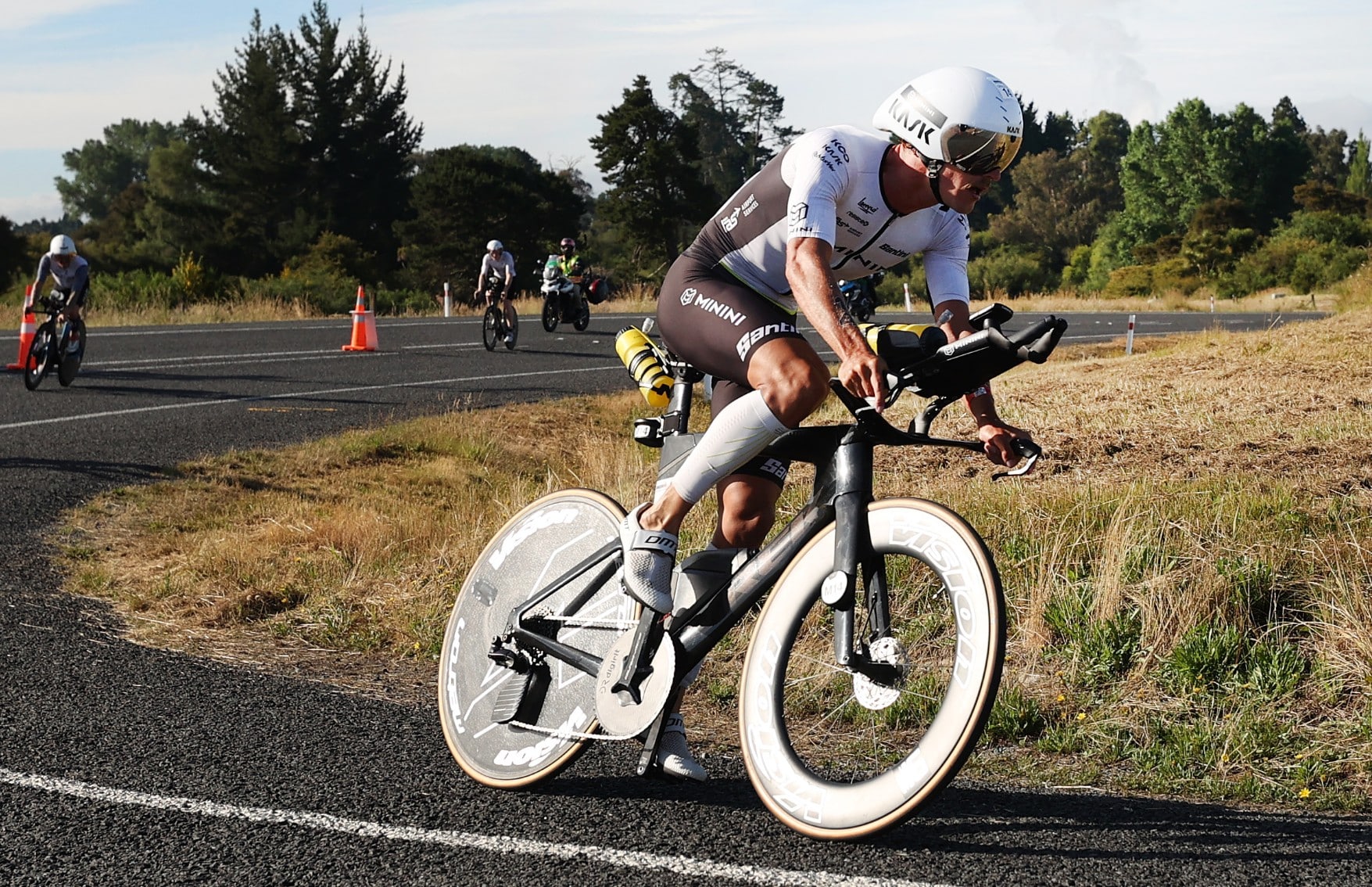 @gettyimages/ un triatleta en el segmento ciclista
