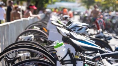 Imagen de una transición en un triatlón