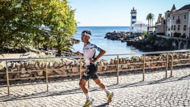 IRONMAN/ Un triatleta corriendo en el IRONMAN Portugal