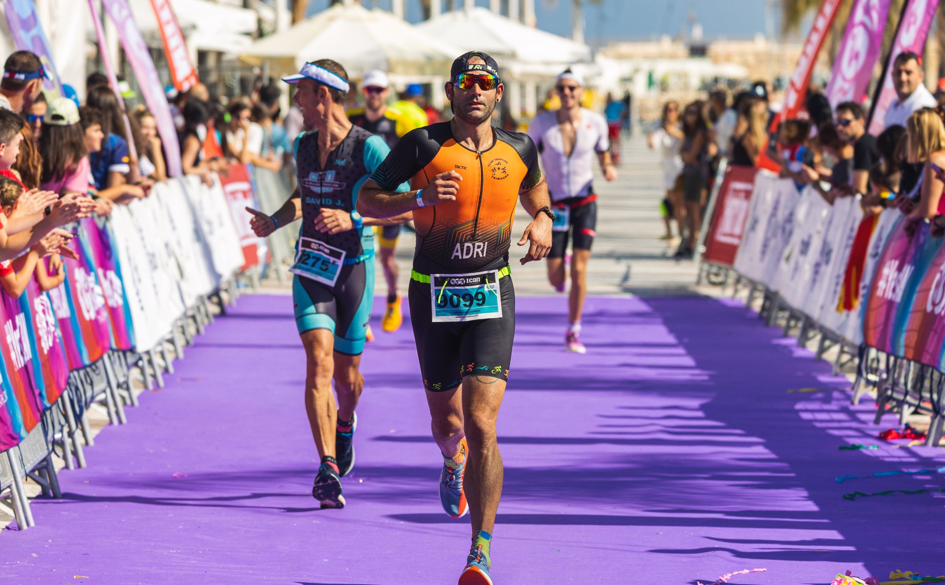 Imagen de la meta del ICAN Triathlon