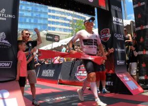 @ironmantri/ Kristian Blummenfelt ganando en Texas