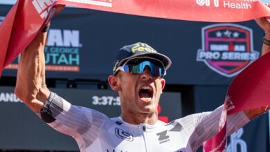 @hroshak.media,/ Lionel Sanders ganando en el IRONMAN 70.3 St. George
