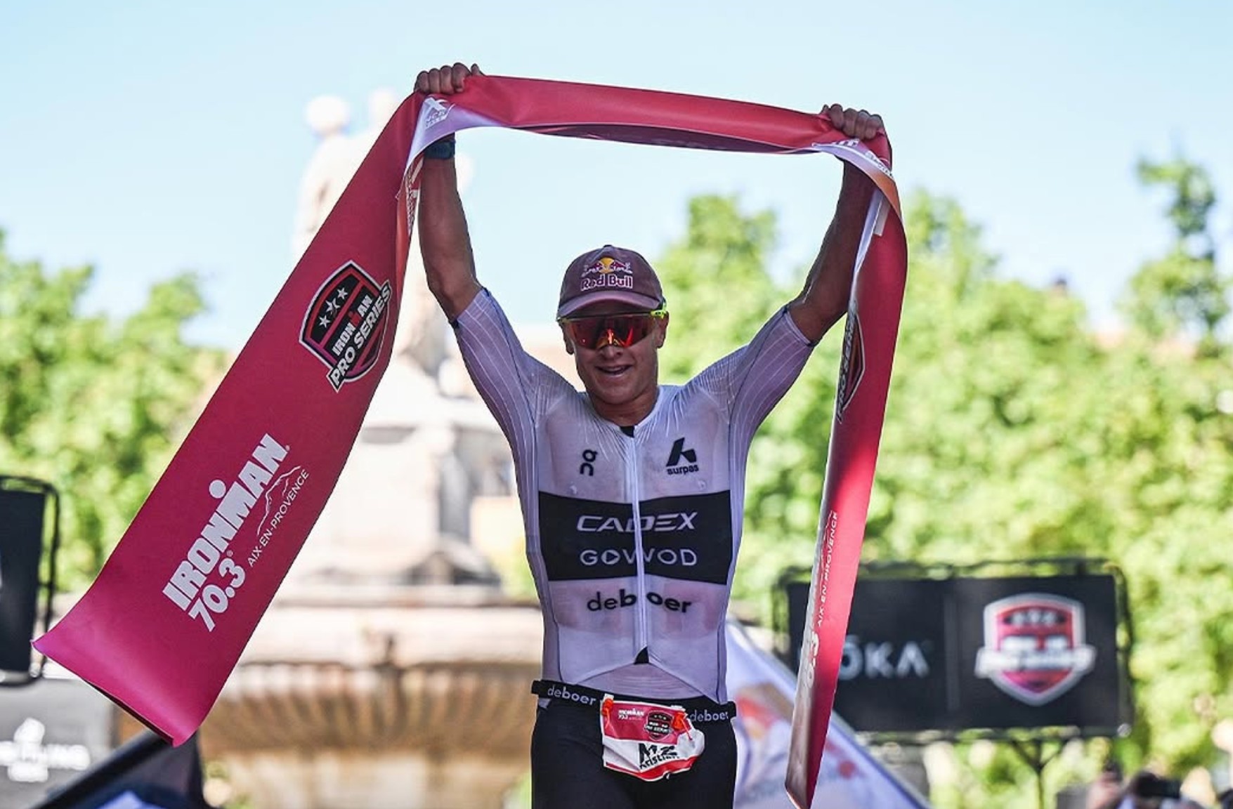 IRONMAN/ Kristian Blummenfelt ganando el IRONMAN 70.3 Aix-en-Provence 2025