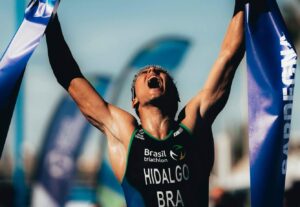 @worldtriathlon/ Miguel Hidalgo ganando en las WTCS Alghero