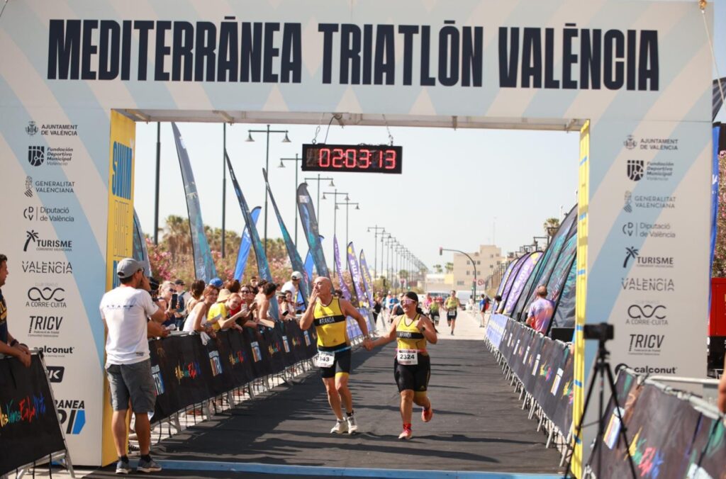 @triatlocv/ La meta del Mediterránea Triatlón Valencia 2025