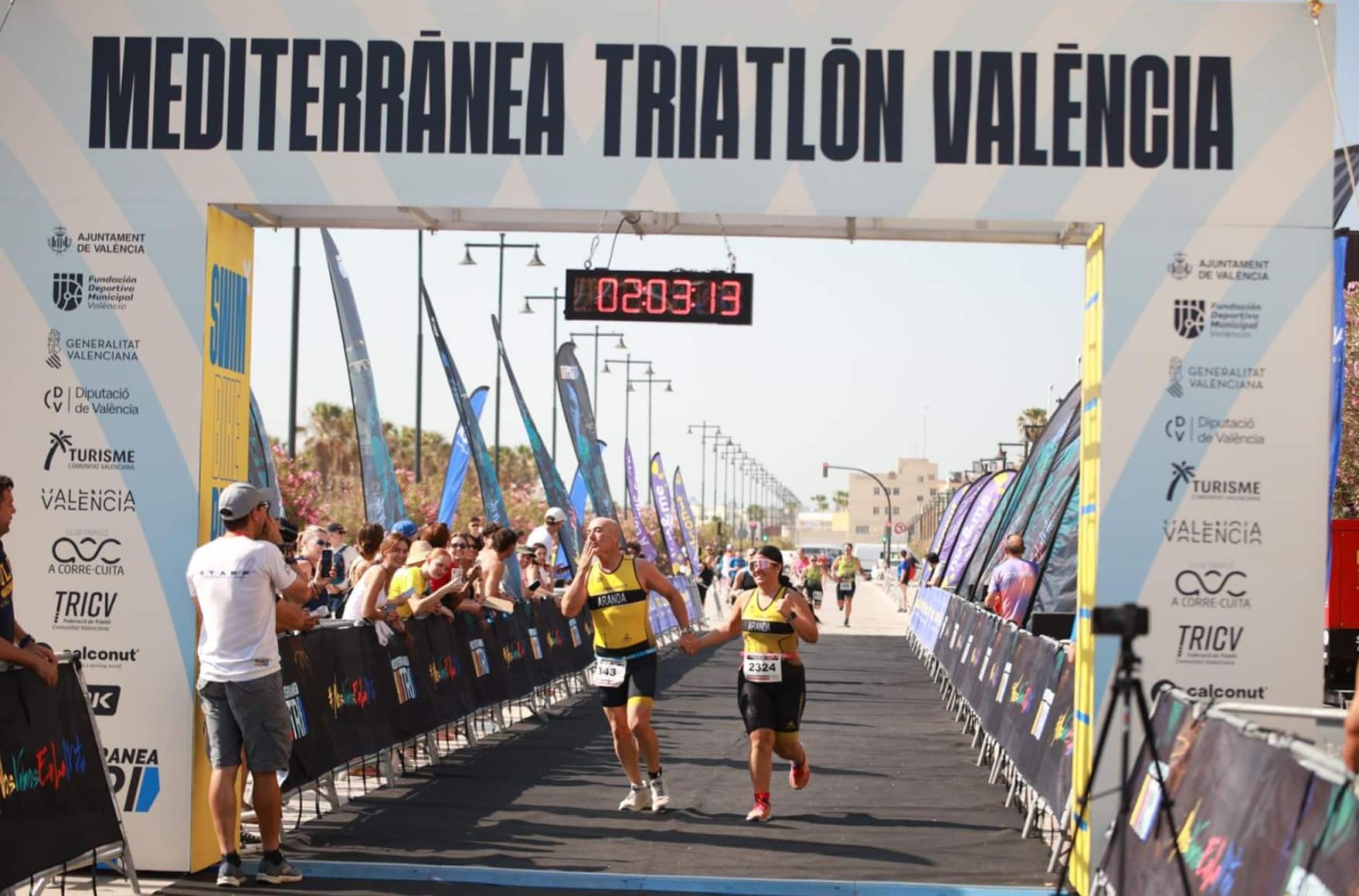 @triatlocv/ La meta del Mediterránea Triatlón Valencia 2025
