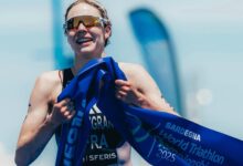 @worldtriathlon/ Cassandre Beaugrand ganando en las WTCS de Alghero