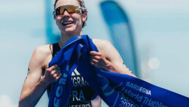@worldtriathlon/ Cassandre Beaugrand ganando en las WTCS de Alghero