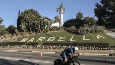 IRONMAN/ Un triatleta sobre la bici en Marbella