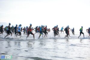 @triatlocv/ Imagen de la salida de natación del MTRI Castellón