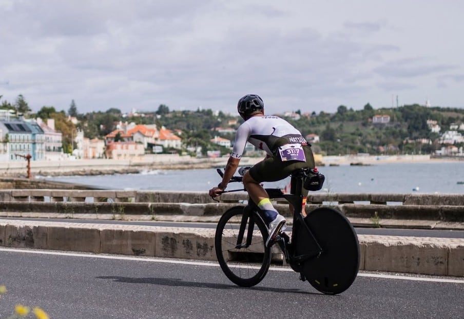 Instagram/ Bild eines Triathleten beim Einzug in Cascais