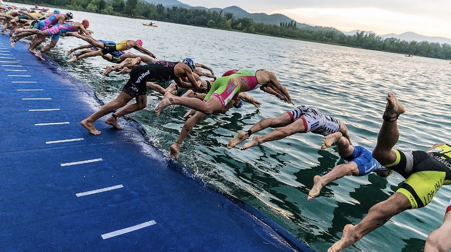 FETRI/ Imagen de la salida de natación en Banyoles
