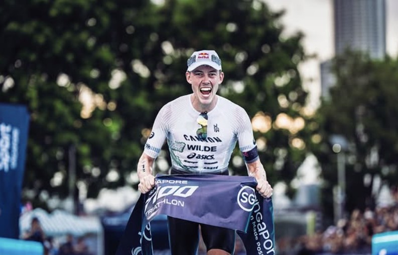 instagram/ Hayden Wilde ganando en el T100 de Singapur