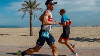 Dos triatletas corriendo en el ICAN Gandia