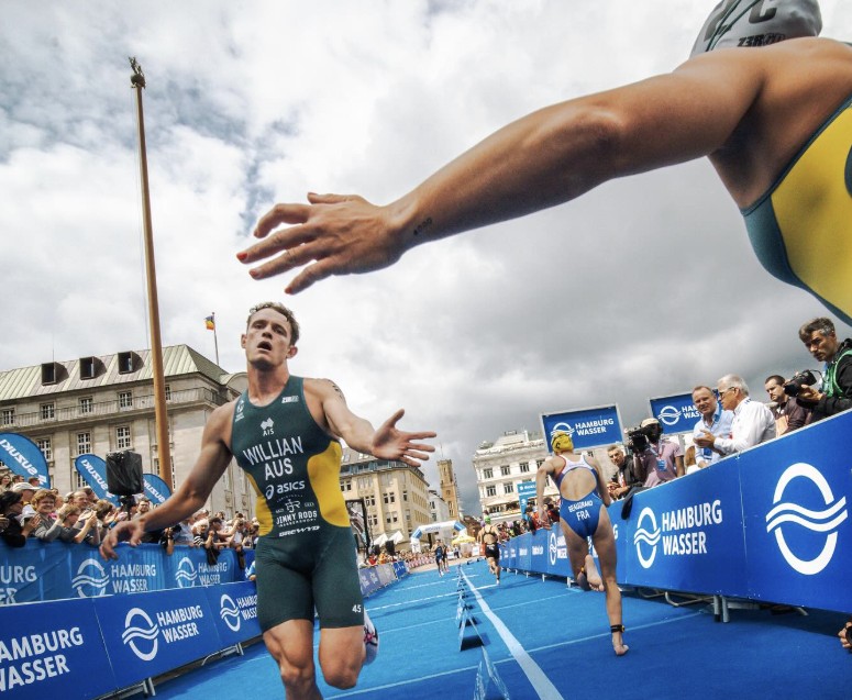@worldtriathlon/ Imagen del relevo en el mundial de Hamburgo