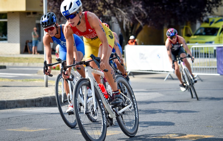 FETRi/ Imagen del ciclismo en un triatlón en Melilla