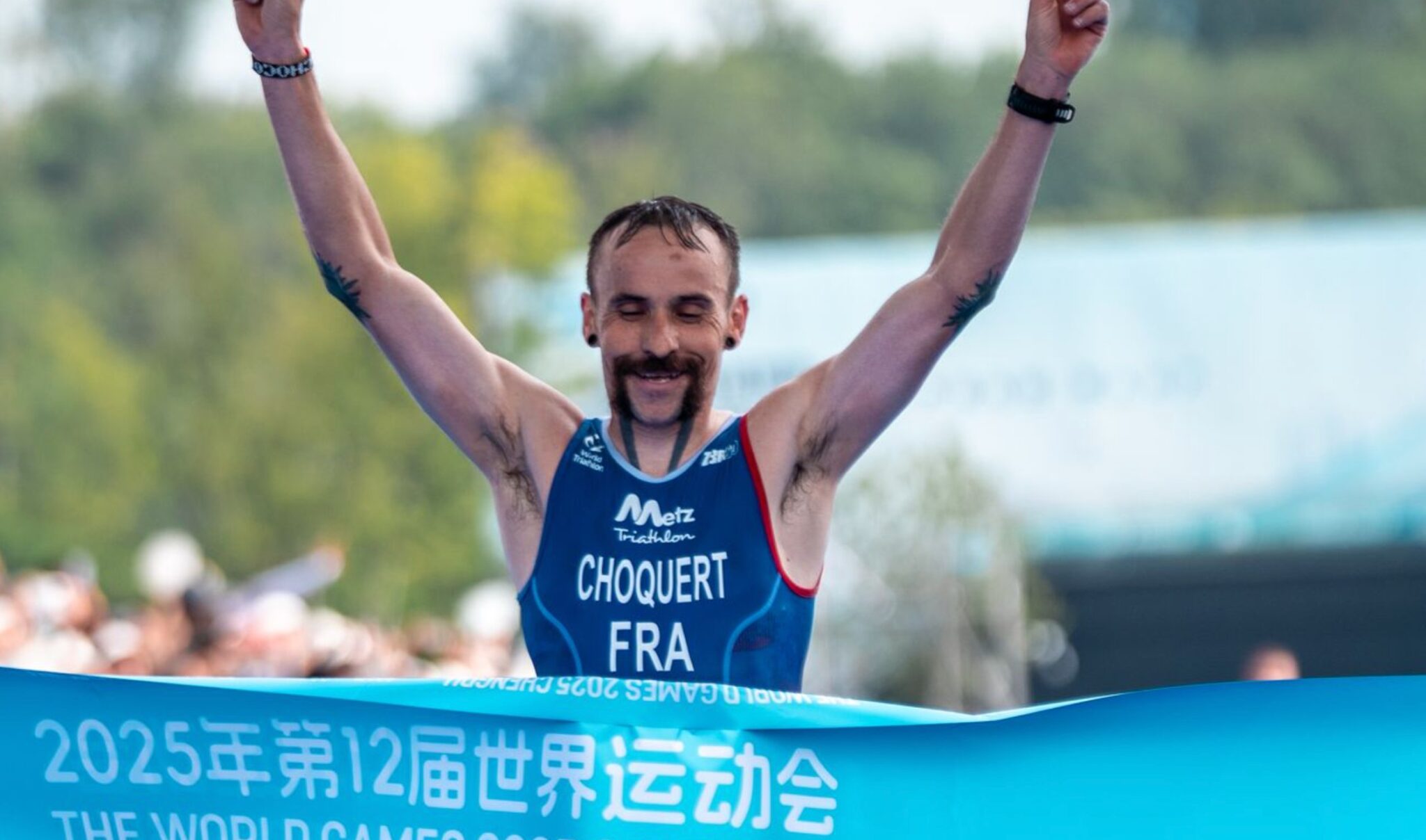 @worldtriathlon/ Benjamin Choquert ganando en Chengdu