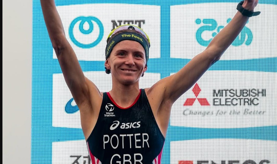 @wordltriathlon( Beth Potter en el pódium